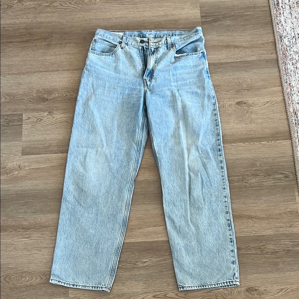 LEVIS BAGGY JEANS